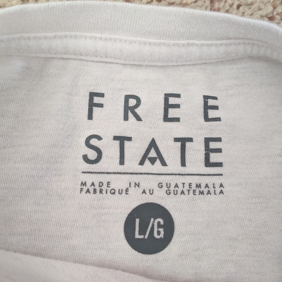 "Girls Inspire Girls" Free State Graphic T-shirt - Picture 3 of 5